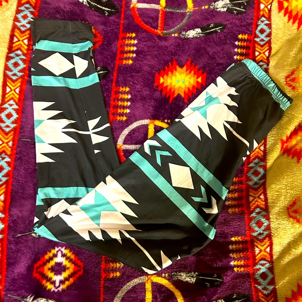 Nwt tribal print leggings